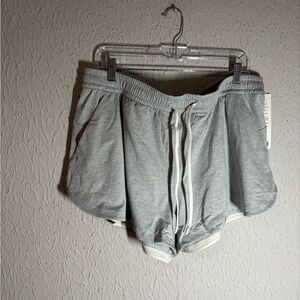 NWT Lululemon Soft Jersey MR Curved-Hem Short 3"
